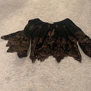 Gorgeous off the shoulder top!